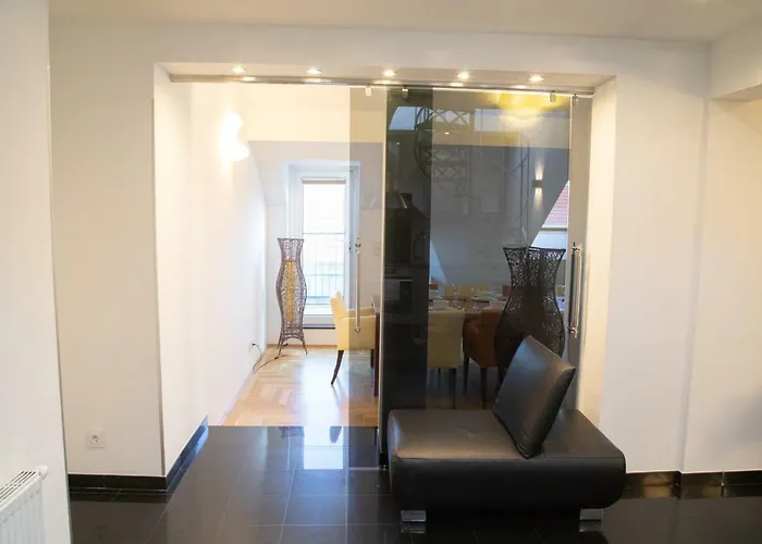 Easy Penthouse Apartment *