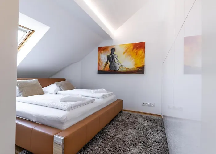 Easy Penthouse